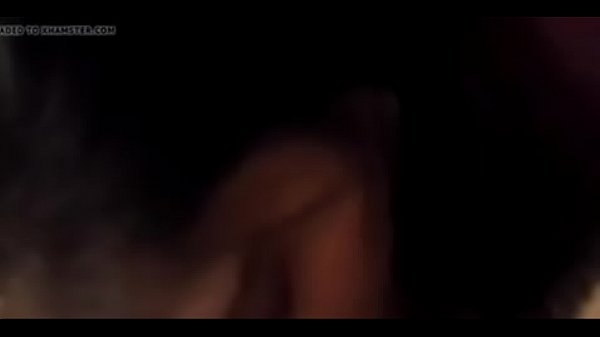 A ella le gusta jugar con la polla.