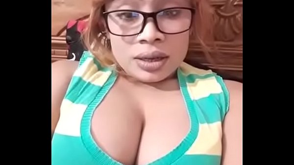 辣妹拉斯米·阿隆