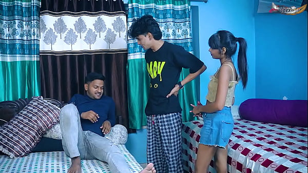 DESI VIRGIN GIRL HARDCORE FUCK VỚI HER HAI FIREND'_S KHI CÔ ẤY Ở MỘT MÌNH Ở NHÀ FULL PHIM (HINDI AUDIO)