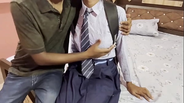 सेक्सी सेक्सी किशोर प्रदर्शन करता है