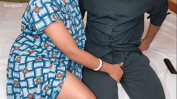 देसी भाभी रिया को पति को धोखा देकर पड़ोसी से चोदा गया