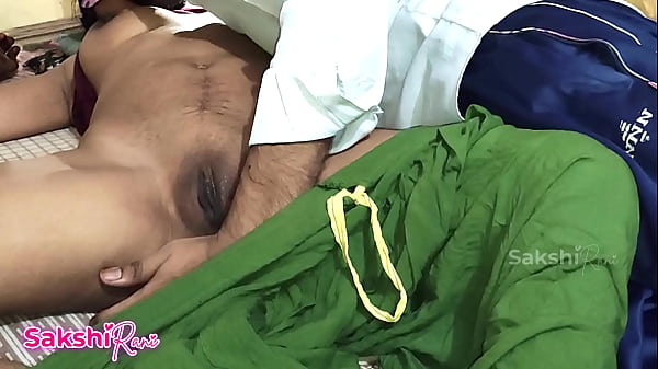 Anh kế Ấn Độ thuyết phục chị kế LÀM QUAN HỆ TÌNH DỤC tại TOUR trong đêm