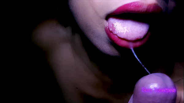 Meine Stiefschwester Susy gibt mir einen sinnlichen Blowjob und ich spritze viel in ihren sehr sexy Mund