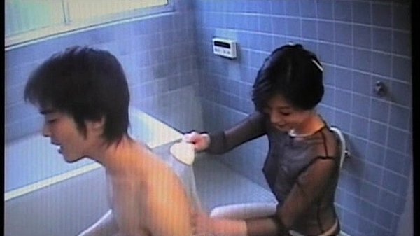 Domestiche attratte da un sacco di pompini sul ragazzo fortunato